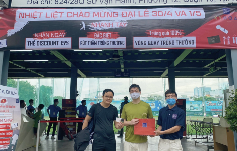 Khách hàng trúng thưởng dịp lễ 30/4 - 1/5