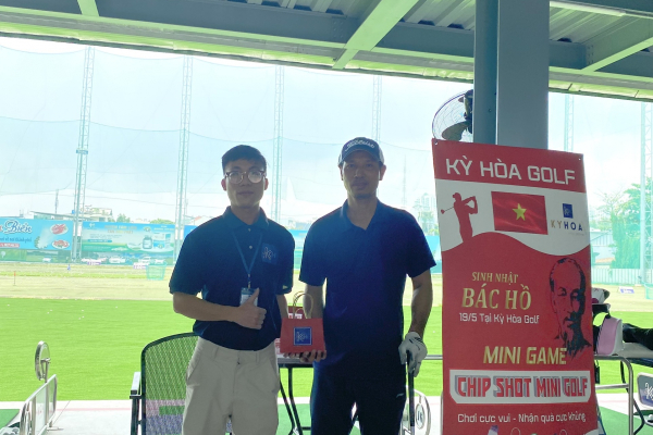 Khách hàng trúng thưởng dịp lễ 30/4 - 1/5