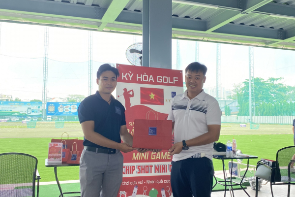 Khách hàng trúng thưởng dịp lễ 30/4 - 1/5